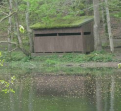 Bird hide dedicated to George Sim 3